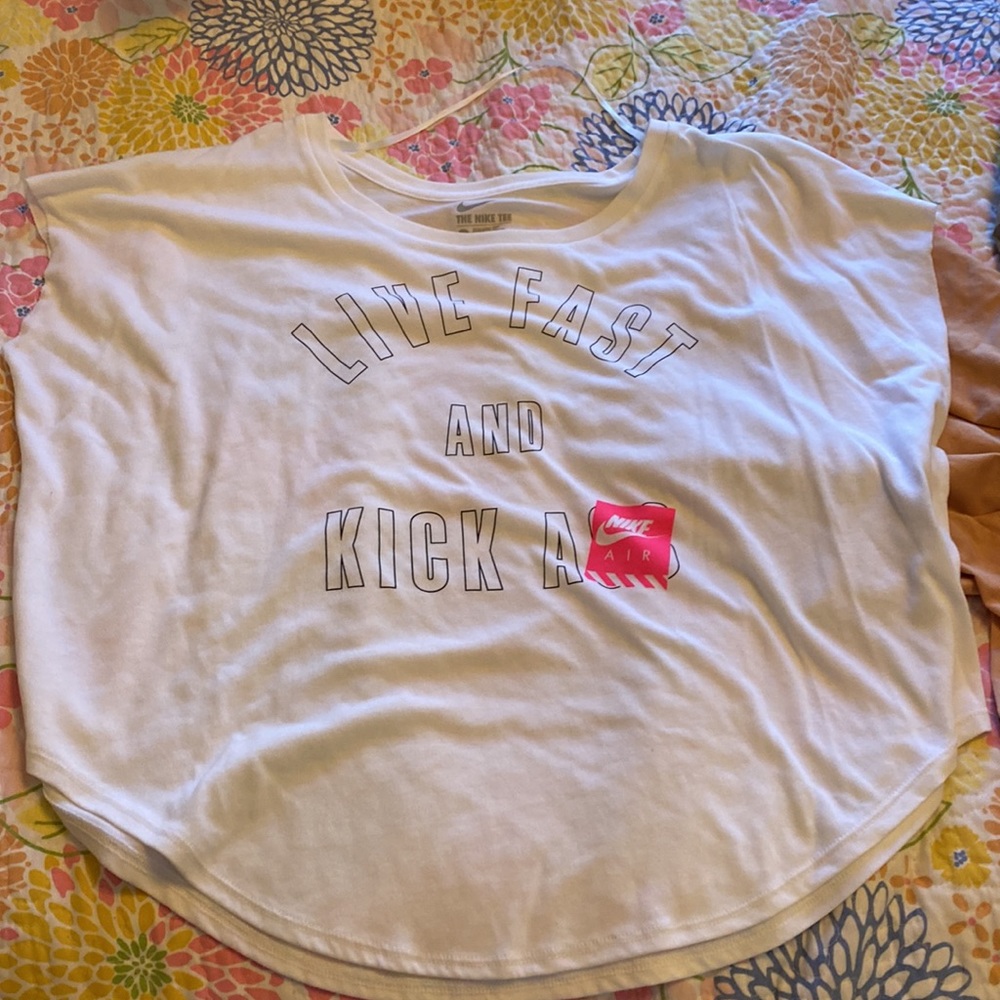 The Nike Tee - Picture 3 of 4